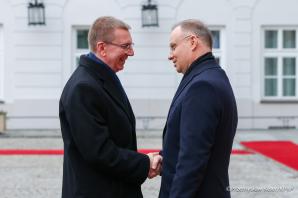 [VIDEO] Andrzej Duda z Prezydentem Łotwy o o sytuacji bezpieczeństwa regionu w kontekście perspektywy zakończenia wojny na Ukrainie