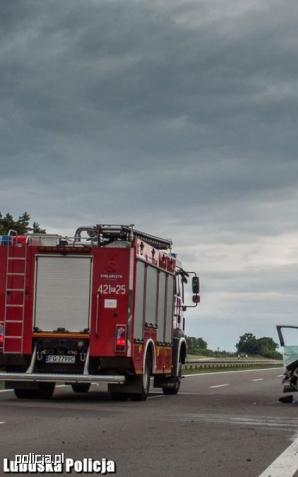 Jazda pod prąd zakończona tragedią. Policjanci ustalają przyczyny wypadku
