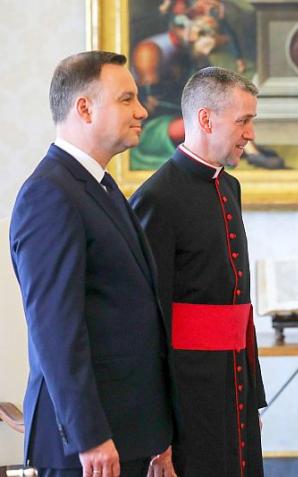 [VIDEO] Telefoniczna rozmowa Prezydenta z Papieżem Franciszkiem o pandemii